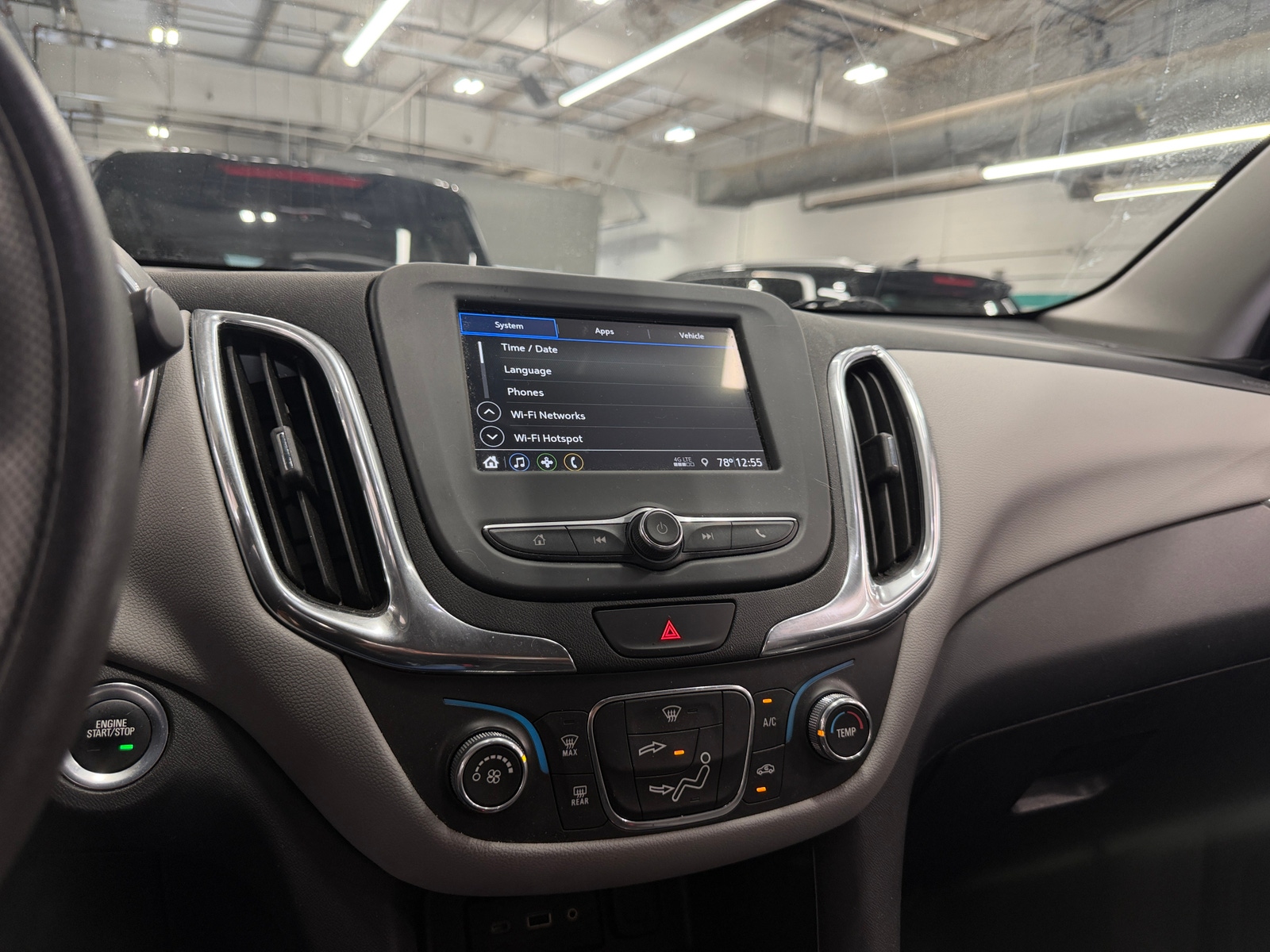 Thumbnail: 2019 Chevrolet Equinox - 4