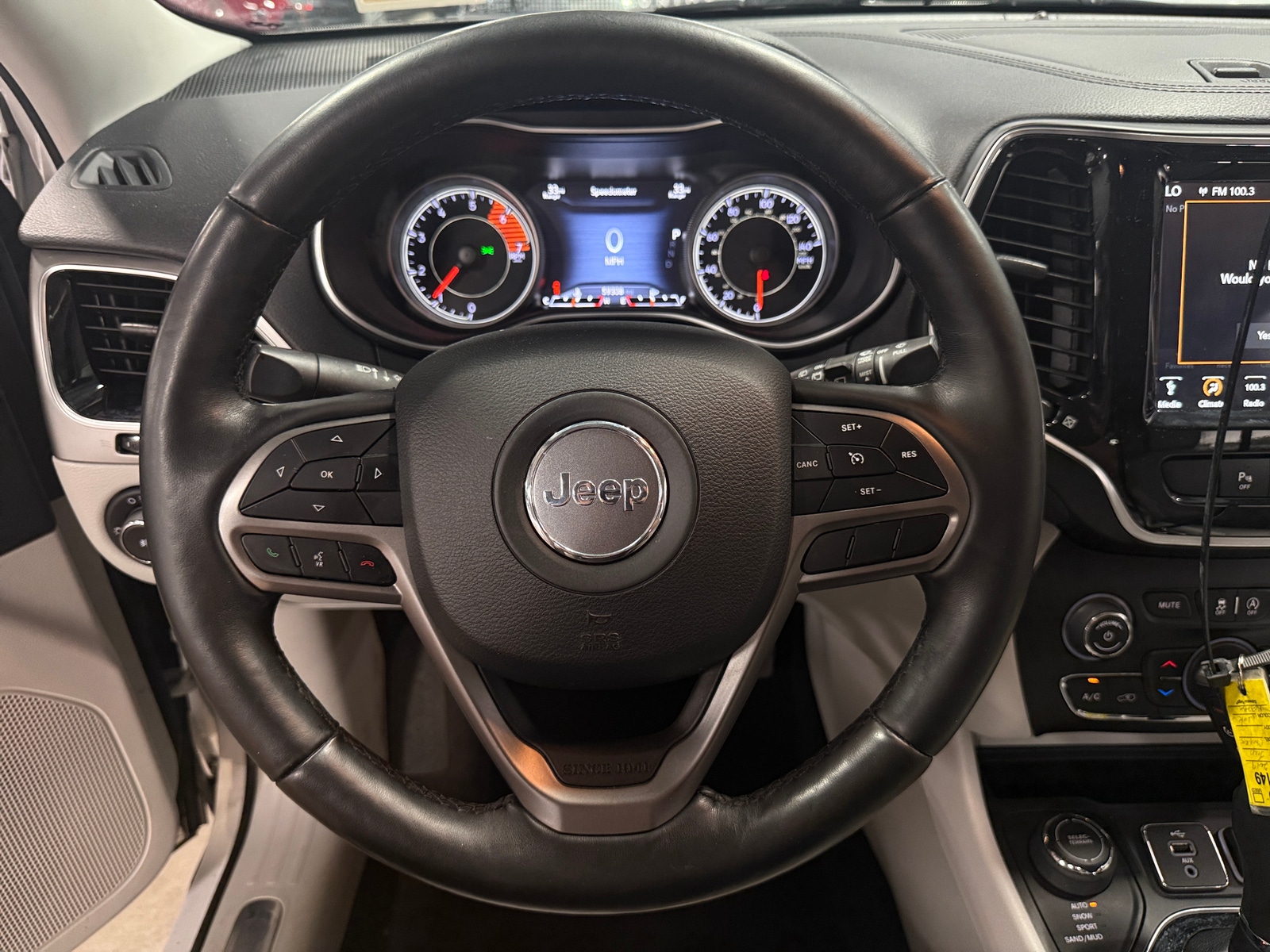 Thumbnail: 2019 Jeep Cherokee - 4