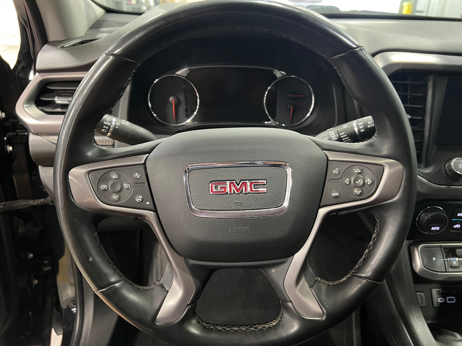 Thumbnail: 2023 GMC Acadia - 4