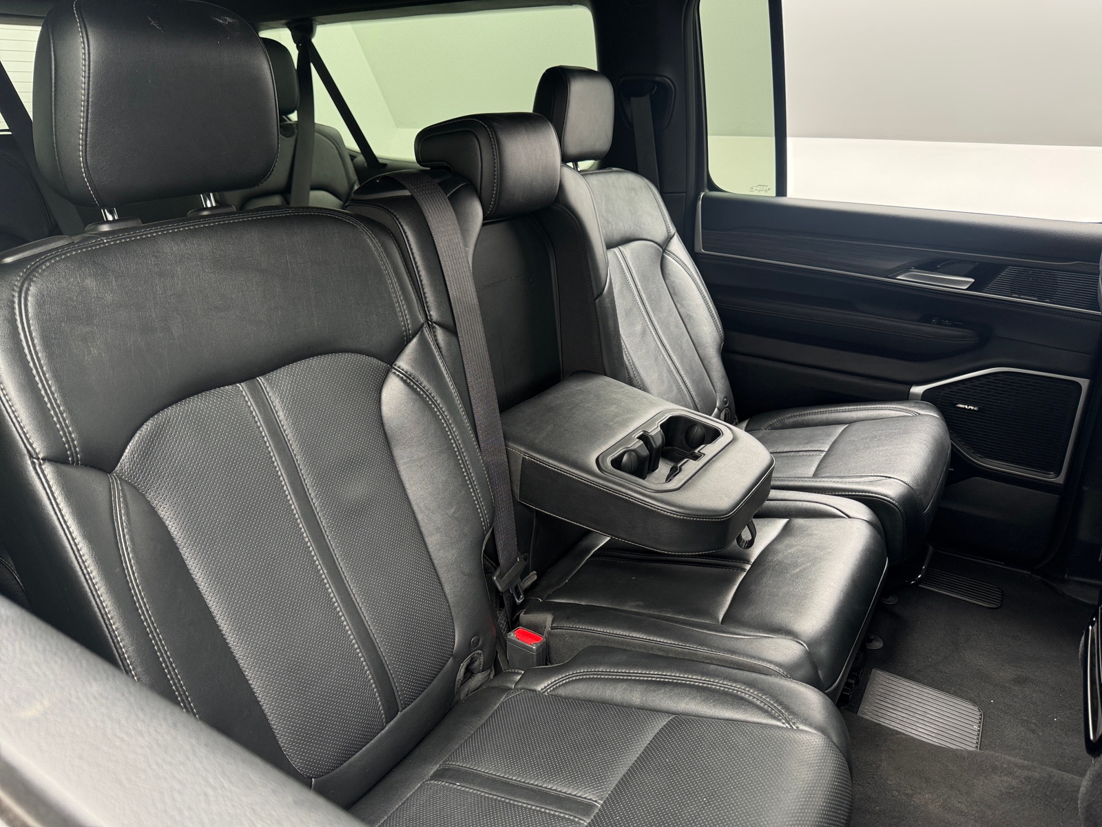 Thumbnail: 2024 Jeep Wagoneer - 5
