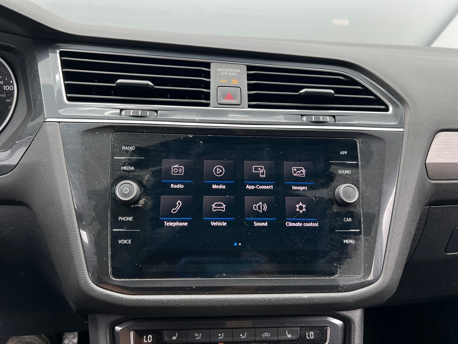 Thumbnail: 2019 Volkswagen Tiguan - 3
