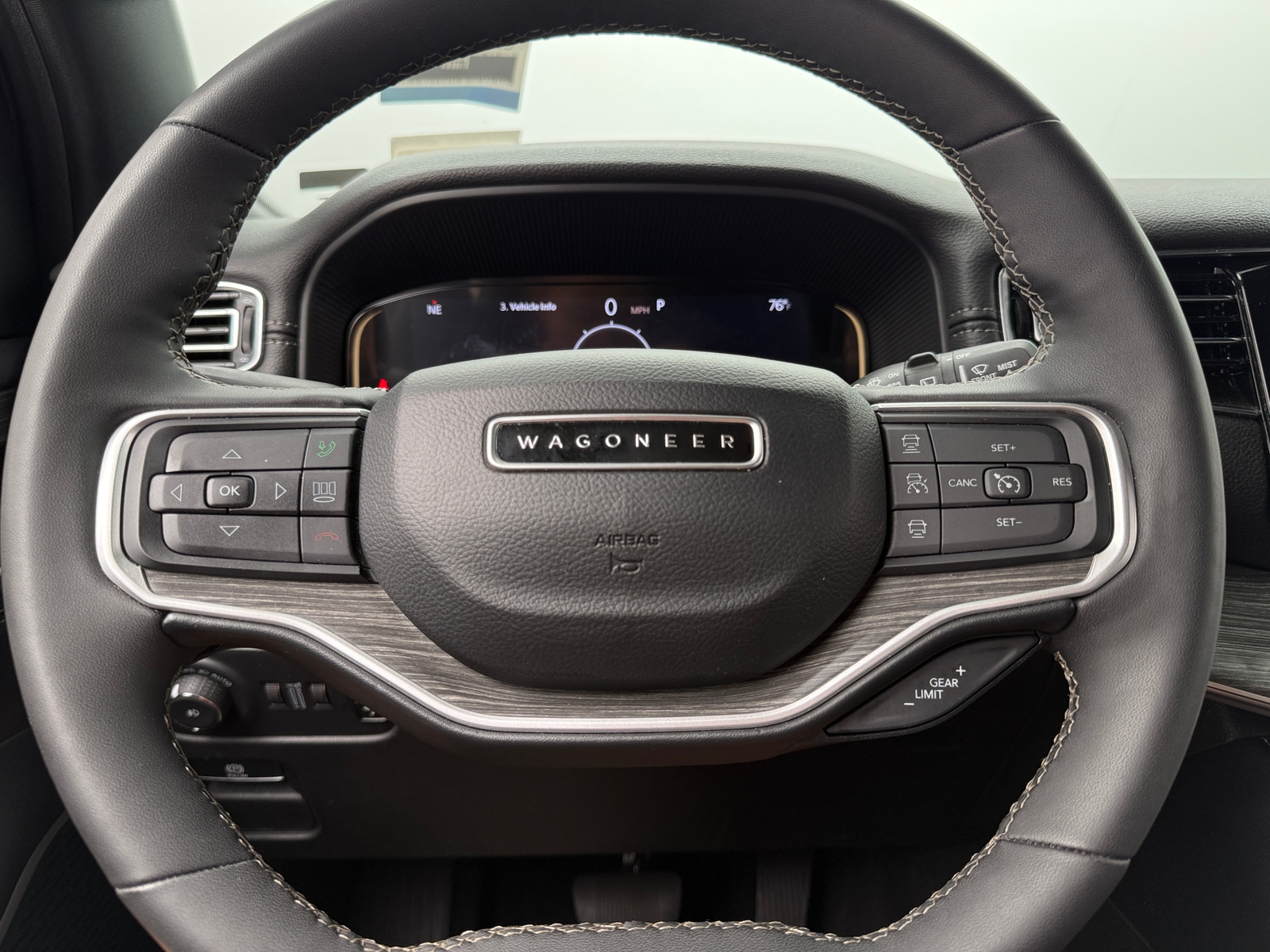 Thumbnail: 2024 Jeep Wagoneer - 4