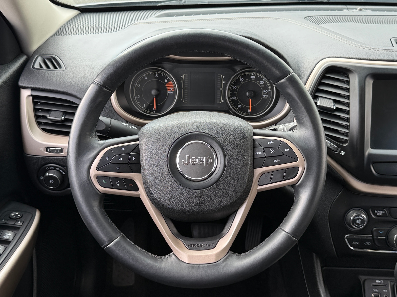 Thumbnail: 2017 Jeep Cherokee - 5