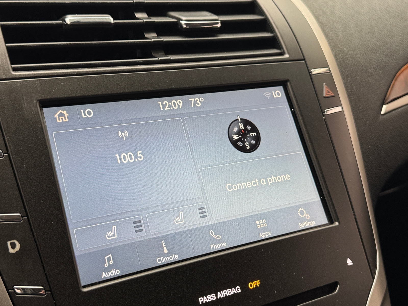 Thumbnail: 2016 Lincoln MKZ - 3