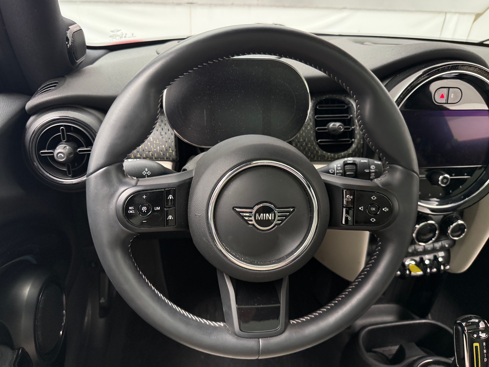 Thumbnail: 2022 MINI Cooper Hardtop - 4