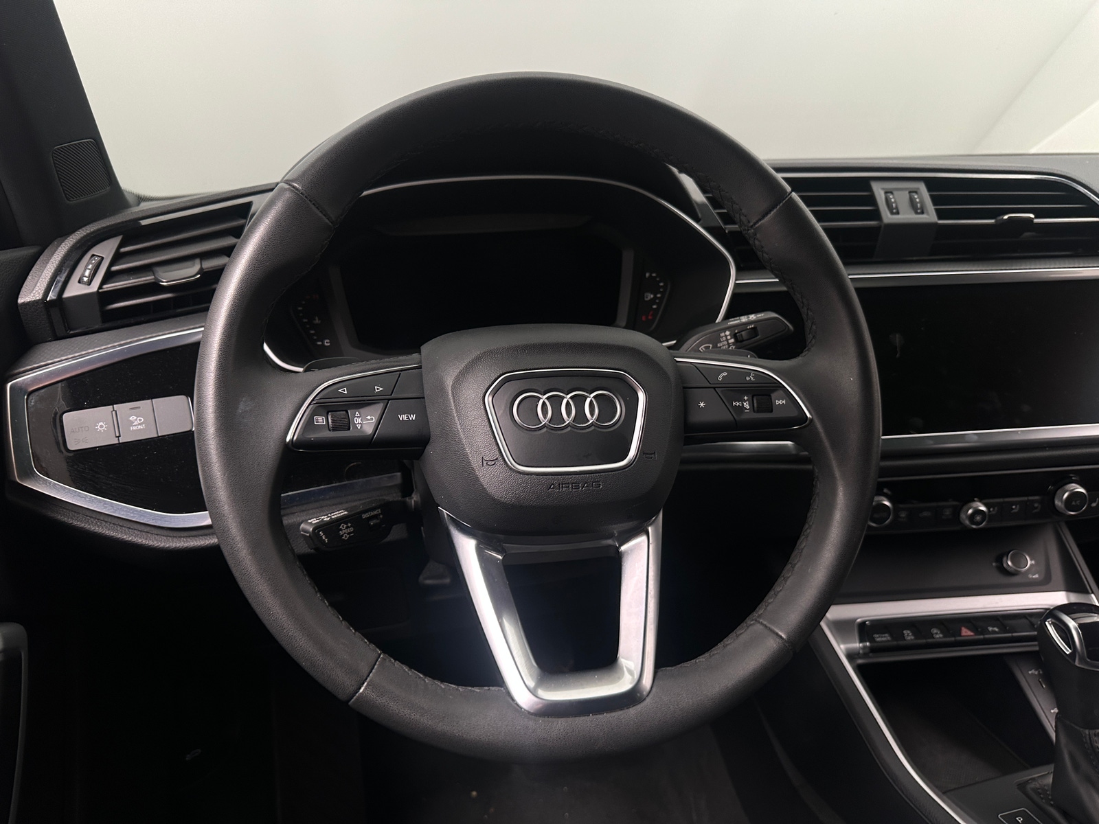 Thumbnail: 2025 Audi Q3 - 4