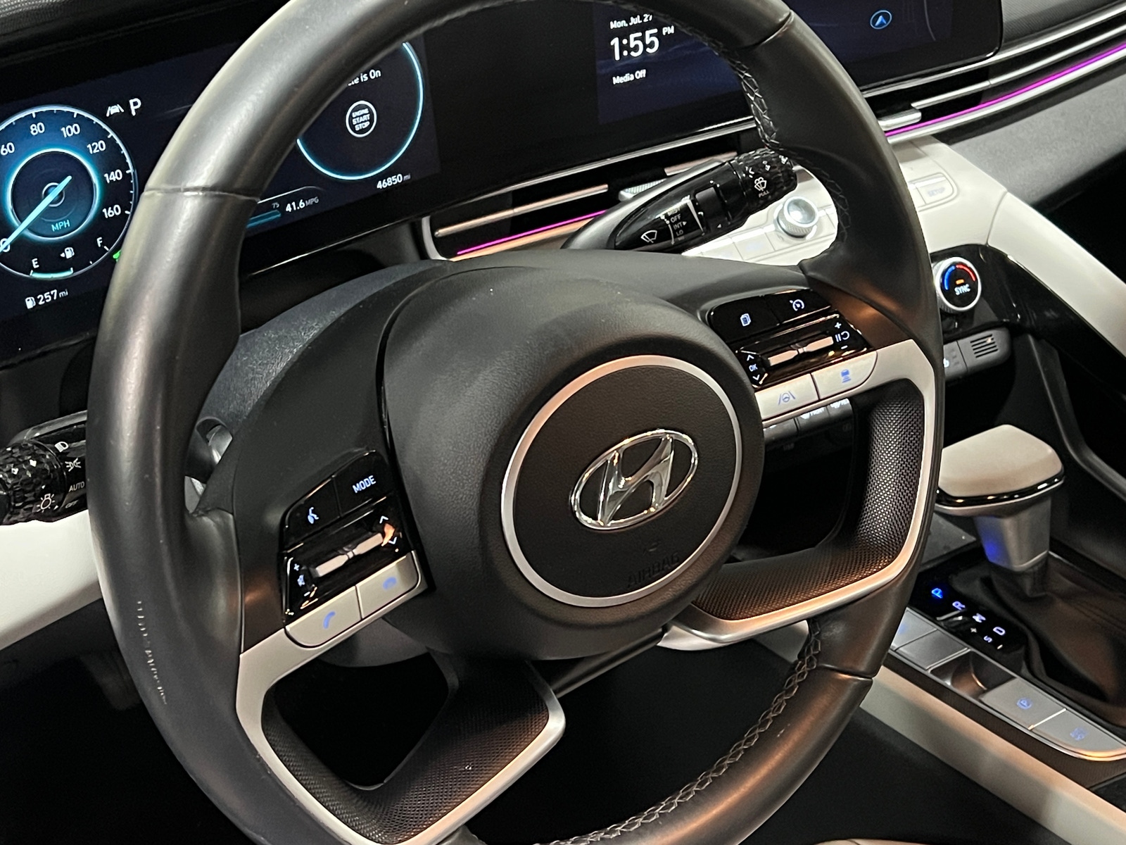 Thumbnail: 2023 Hyundai Elantra - 4
