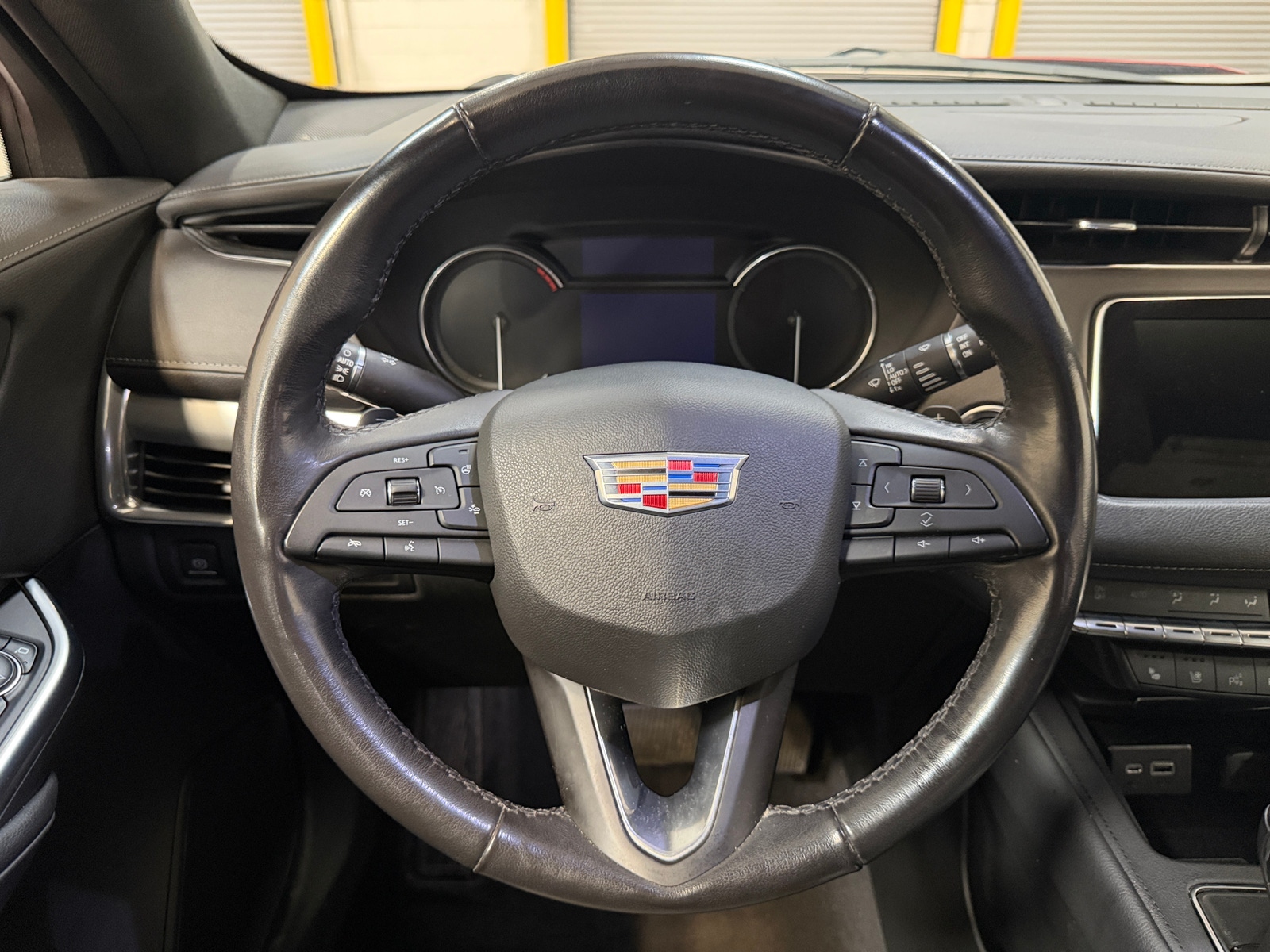 Thumbnail: 2019 Cadillac XT4 - 4
