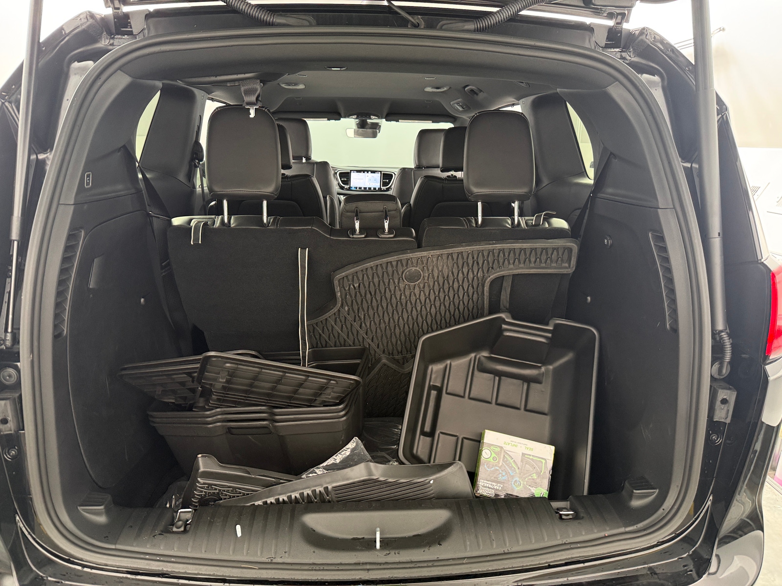 Thumbnail: 2026 Chrysler Voyager - 6