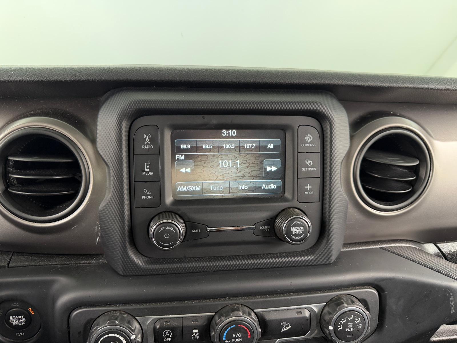 Thumbnail: 2019 Jeep Wrangler - 4
