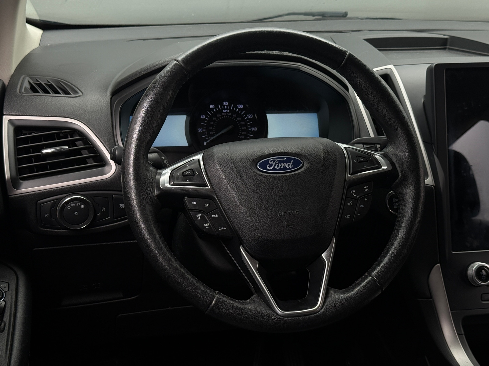 Thumbnail: 2022 Ford Edge - 4