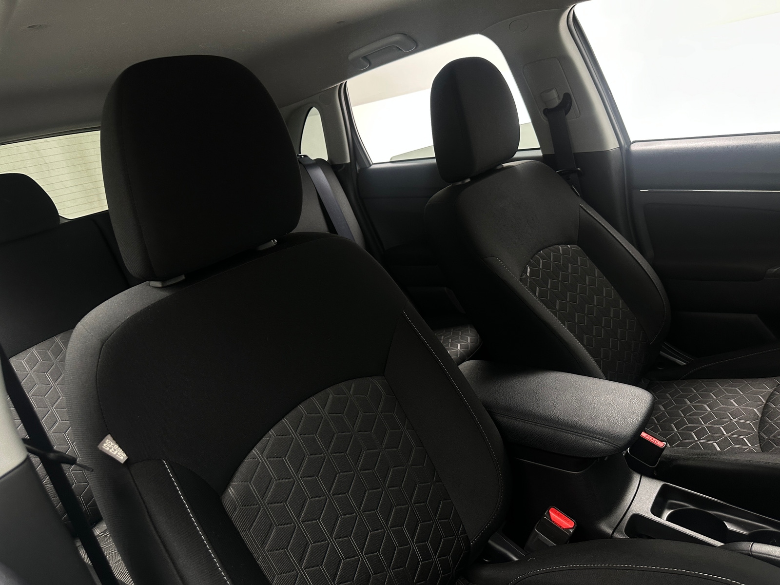 Thumbnail: 2022 Mitsubishi Outlander Sport - 2
