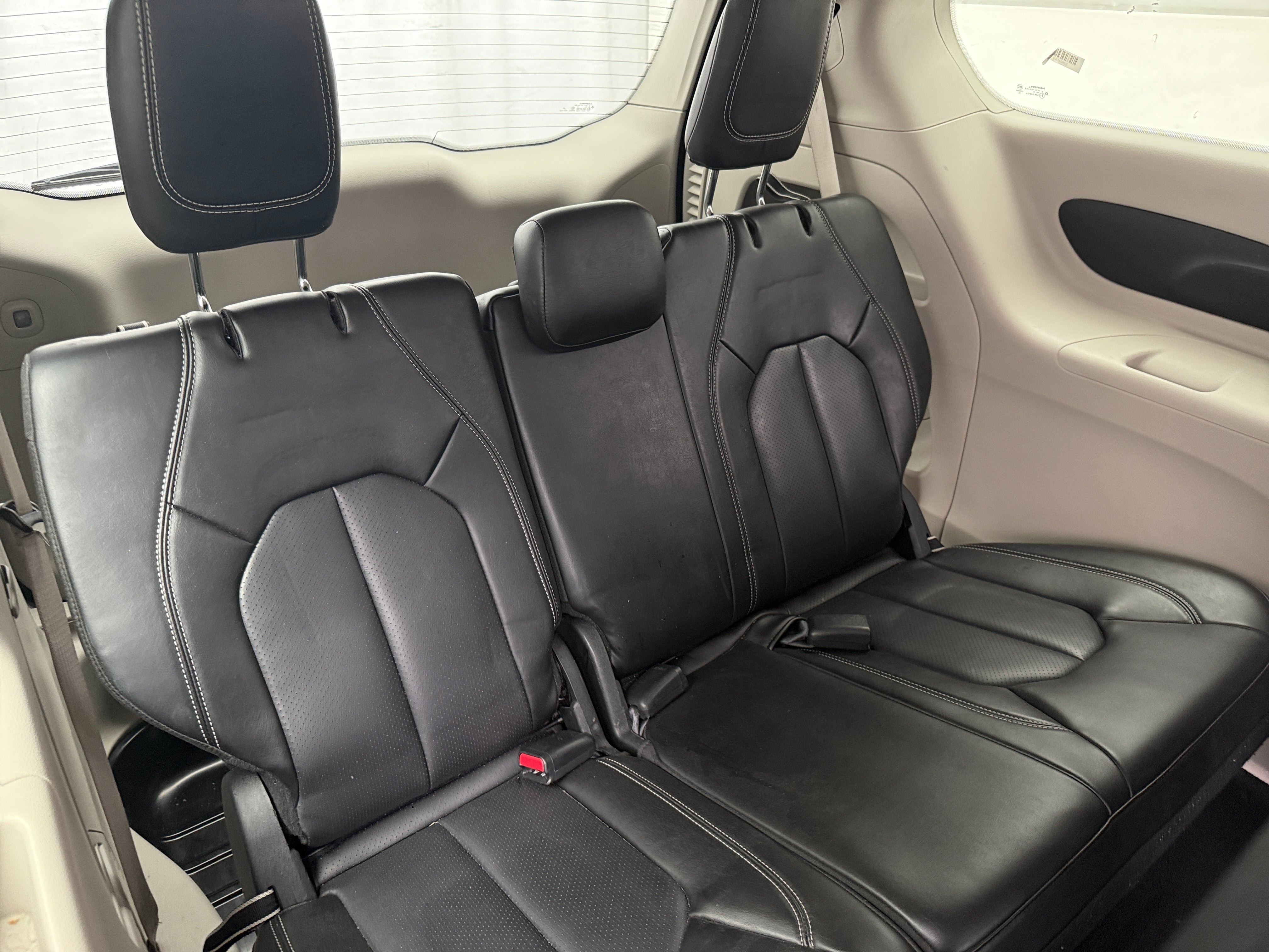 2023 Chrysler Pacifica Touring L - Photo 6