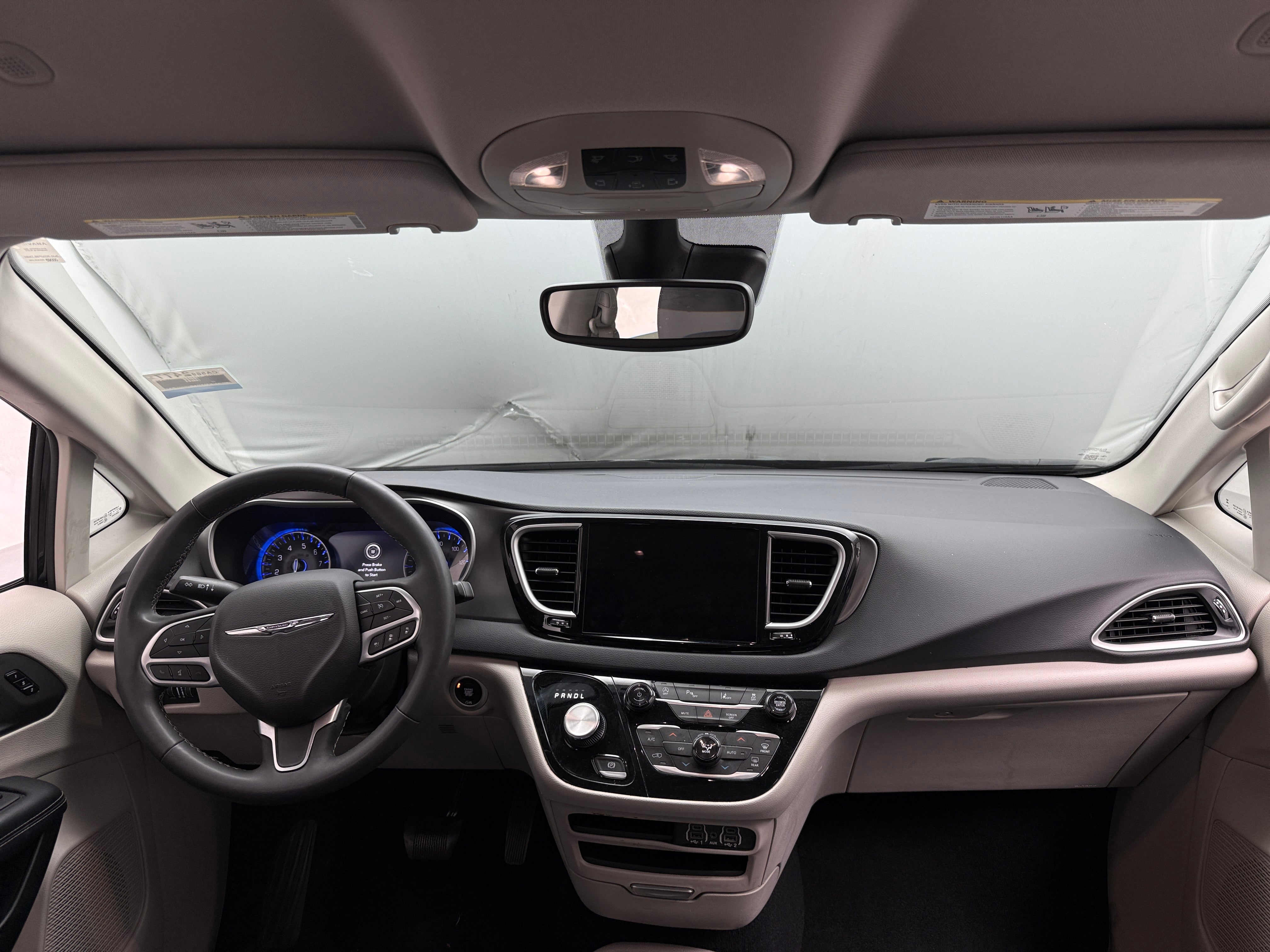 2023 Chrysler Pacifica Touring L - Photo 9