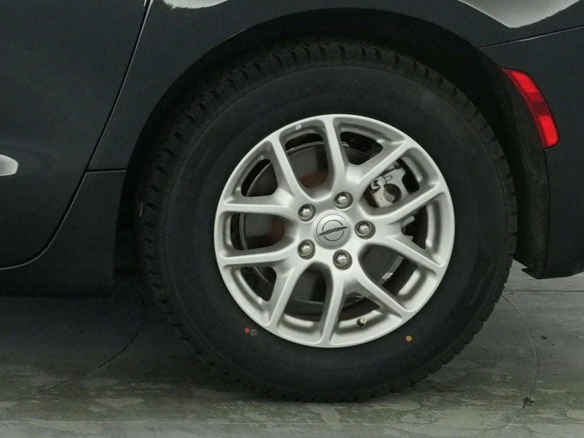 2023 Chrysler Pacifica Touring L - Photo 24