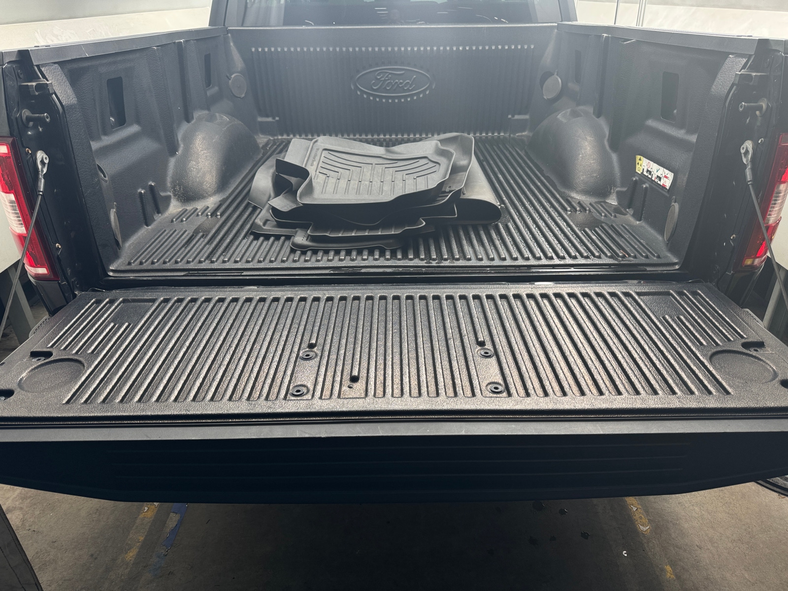 Thumbnail: 2020 Ford Econoline - 7
