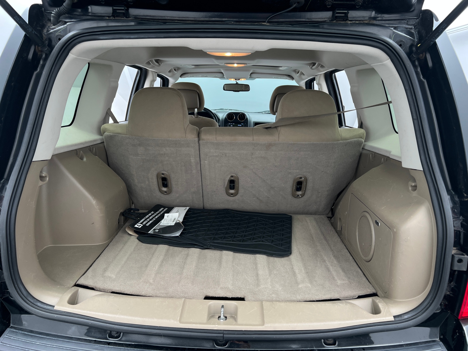 Thumbnail: 2016 Jeep Patriot - 7