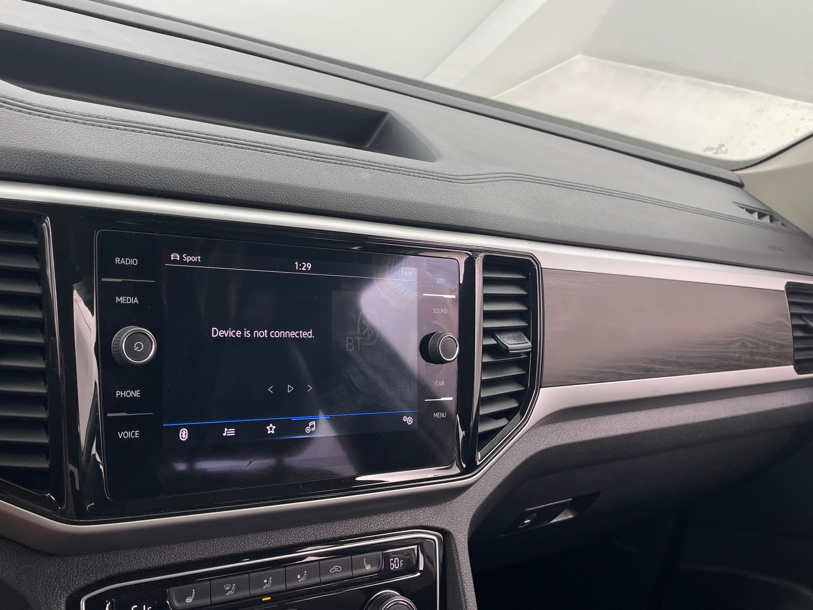 Thumbnail: 2022 Volkswagen Atlas - 3