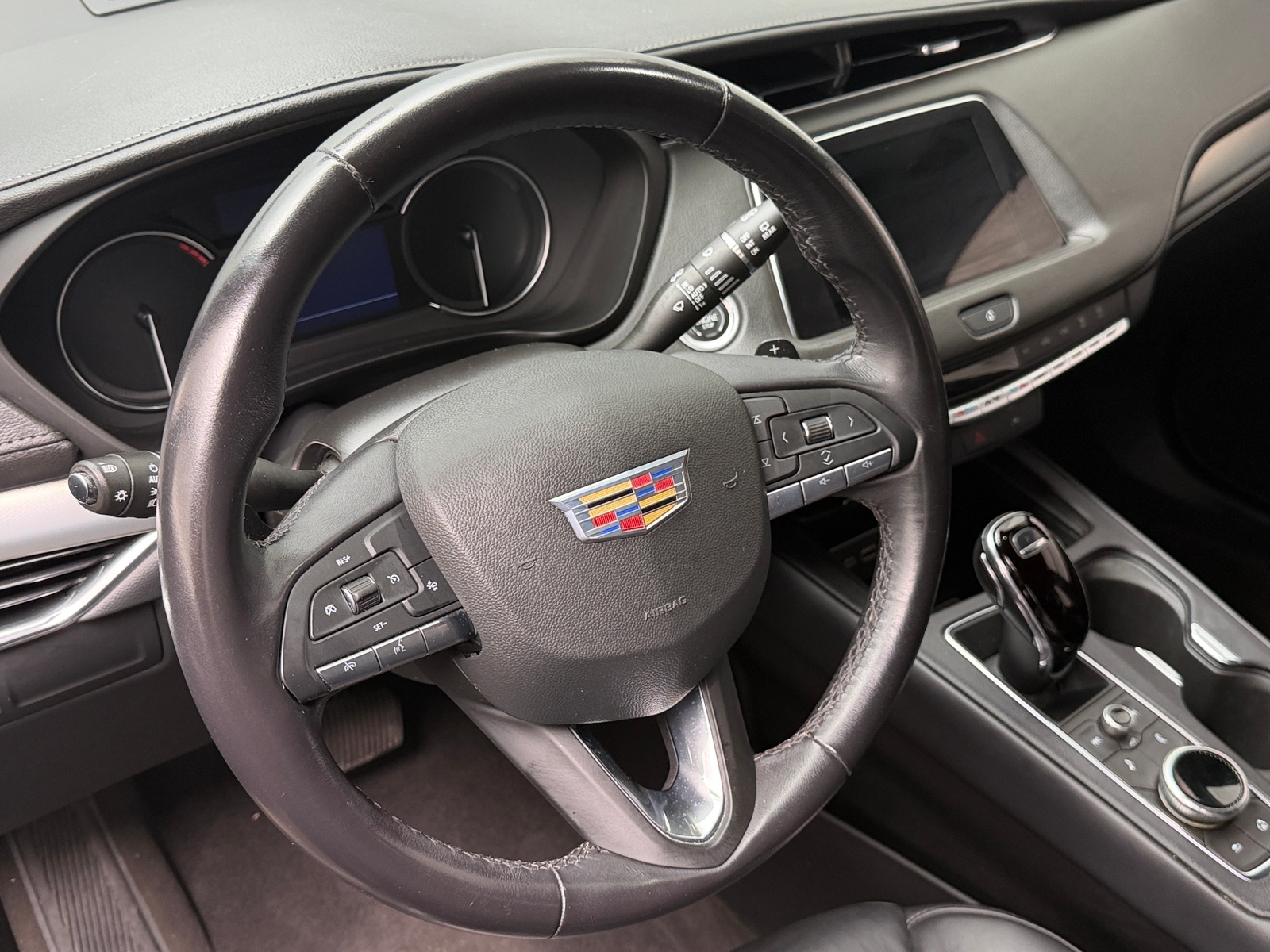 Thumbnail: 2023 Cadillac XT4 - 4