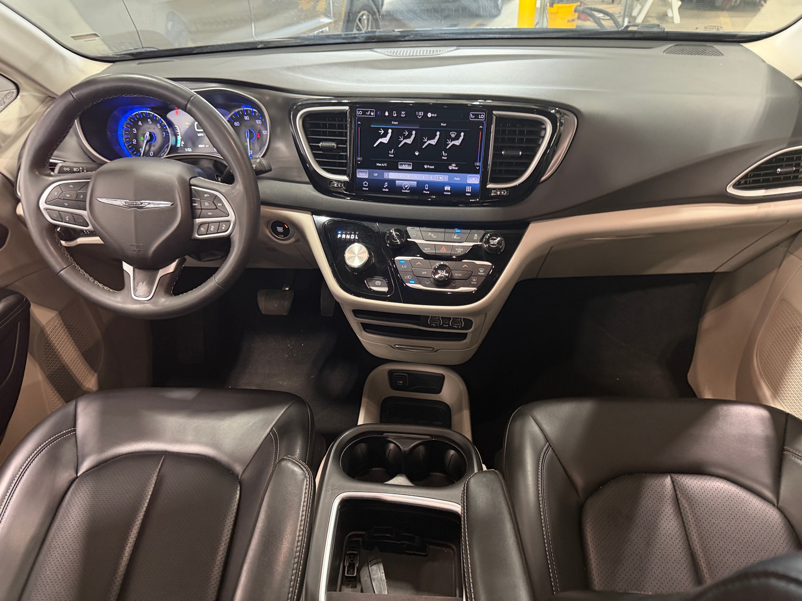 Thumbnail: 2024 Chrysler Pacifica - 2