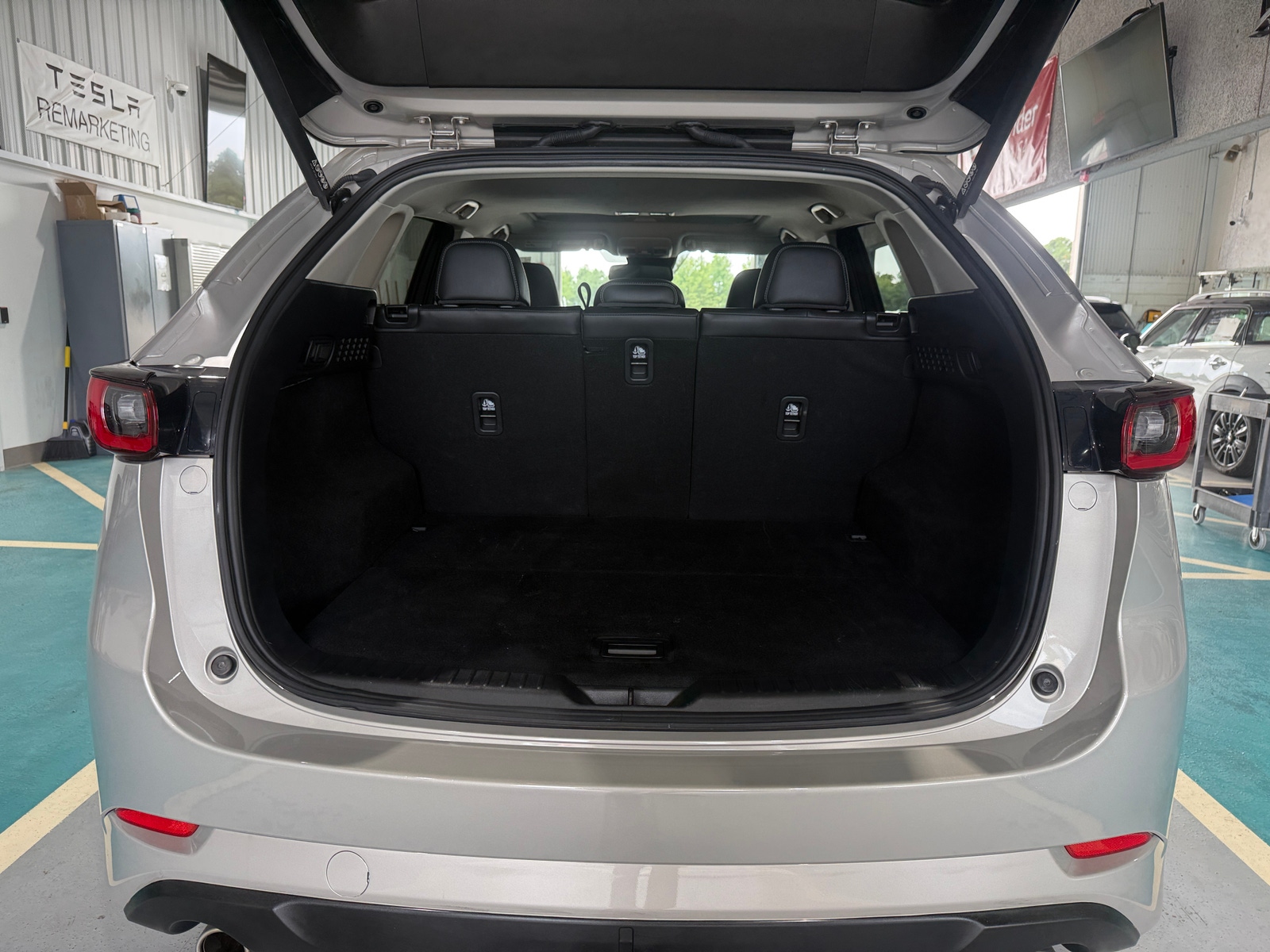 Thumbnail: 2025 Mazda CX-5 - 6