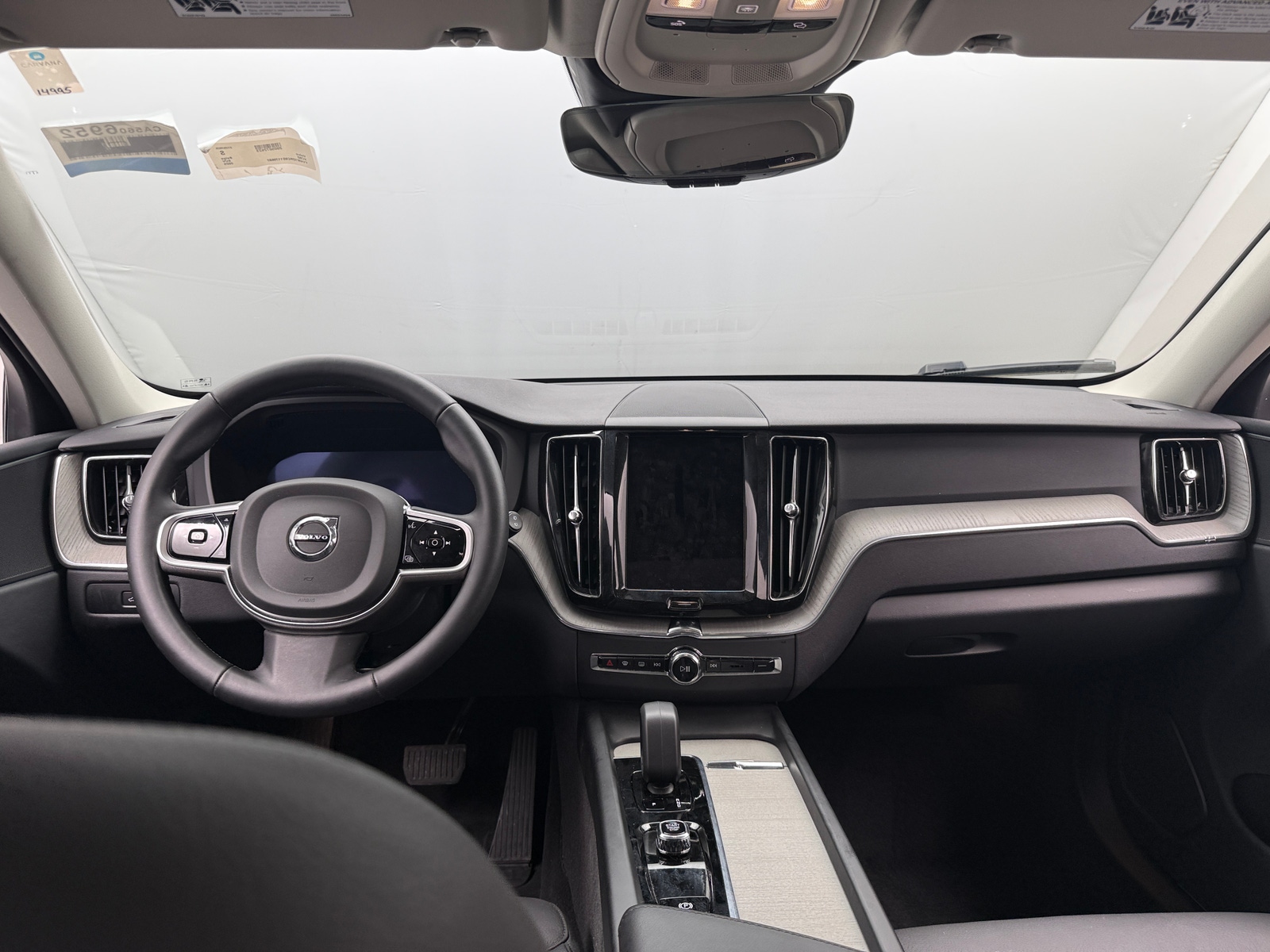Thumbnail: 2025 Volvo XC60 - 3