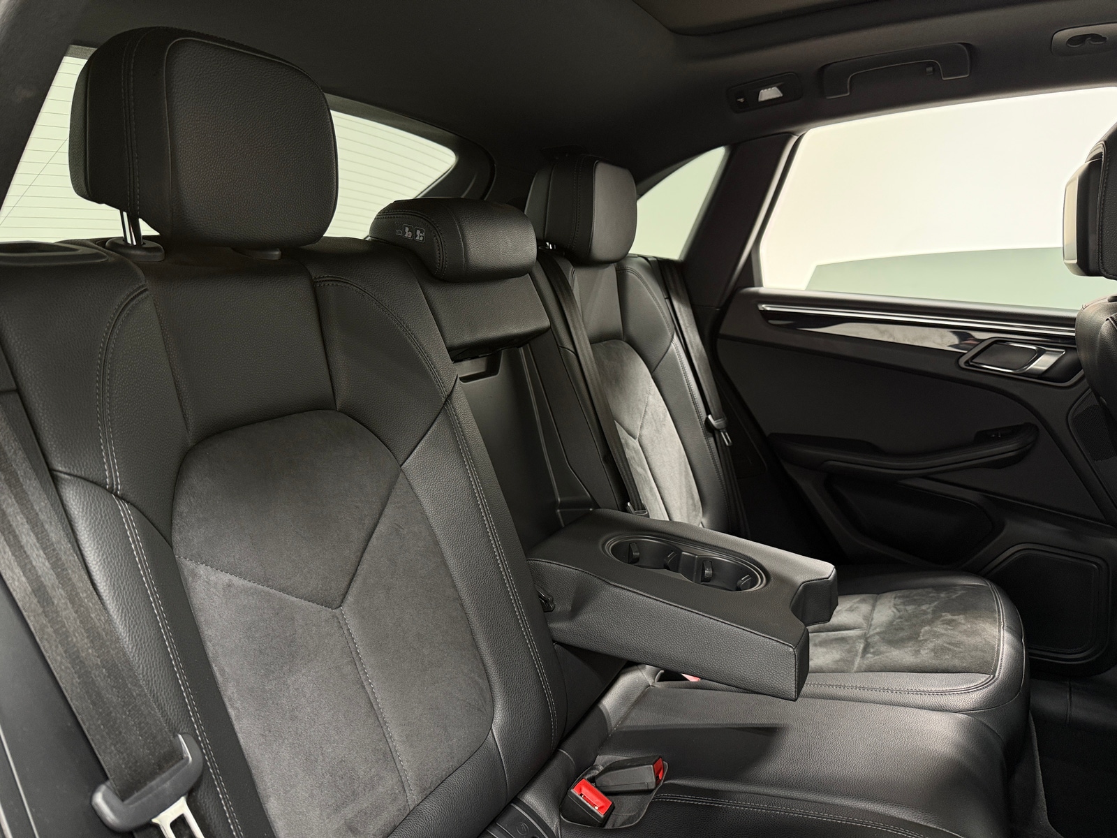 Thumbnail: 2020 Porsche Macan - 5