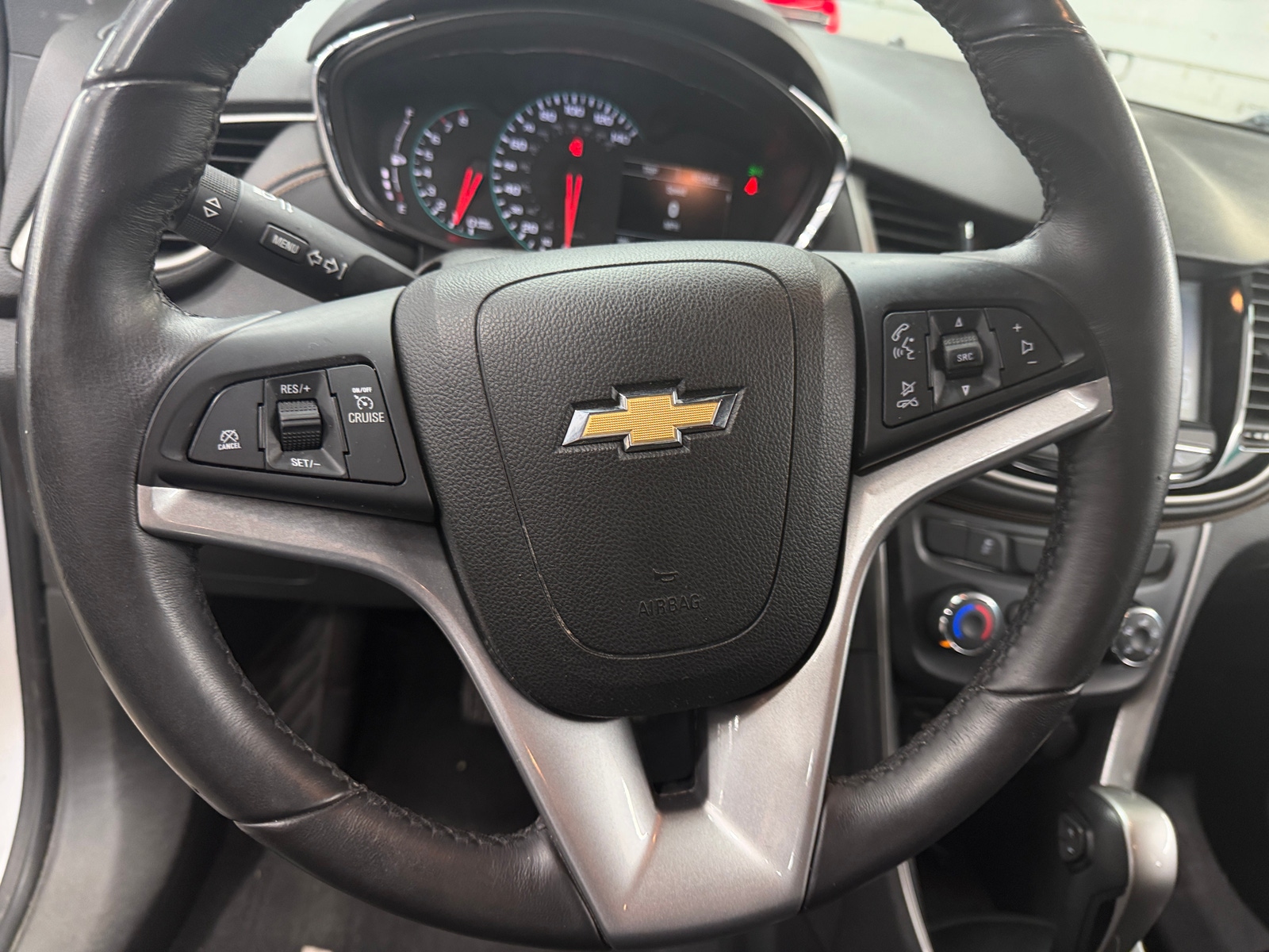 Thumbnail: 2017 Chevrolet Trax - 4