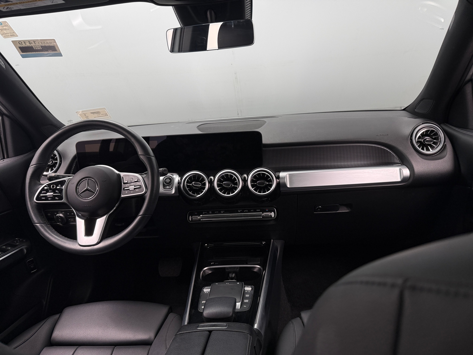 Thumbnail: 2022 Mercedes-Benz GLB - 2