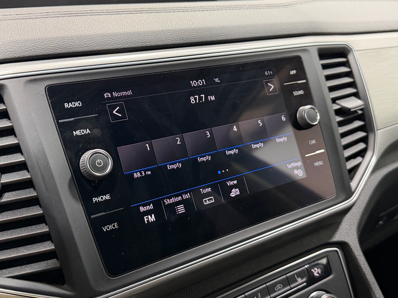 Thumbnail: 2019 Volkswagen Atlas - 3