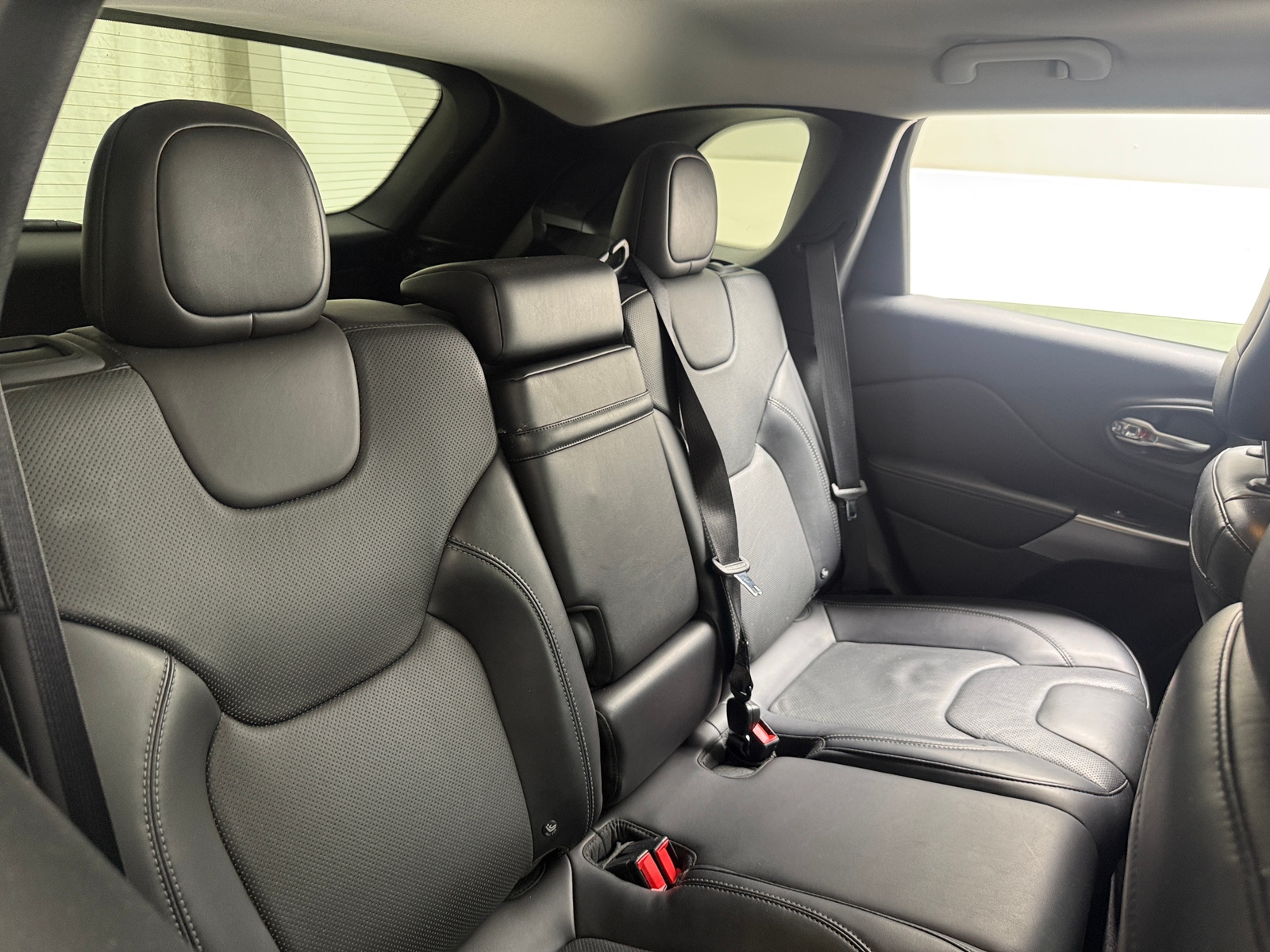 Thumbnail: 2019 Jeep Cherokee - 5