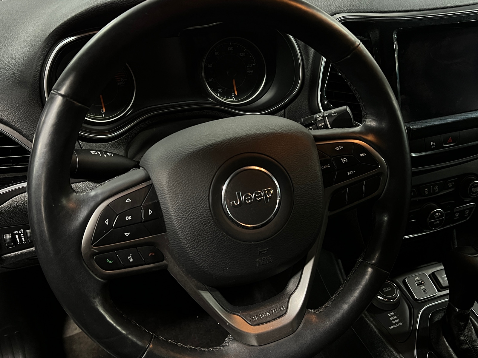 Thumbnail: 2019 Jeep Cherokee - 4