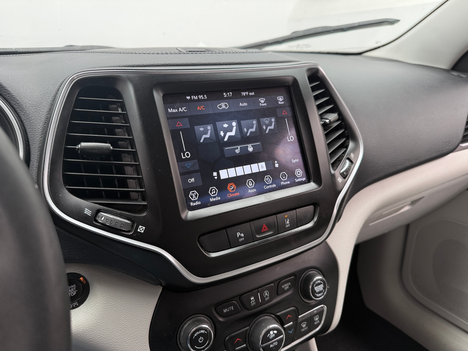 Thumbnail: 2021 Jeep Cherokee - 3