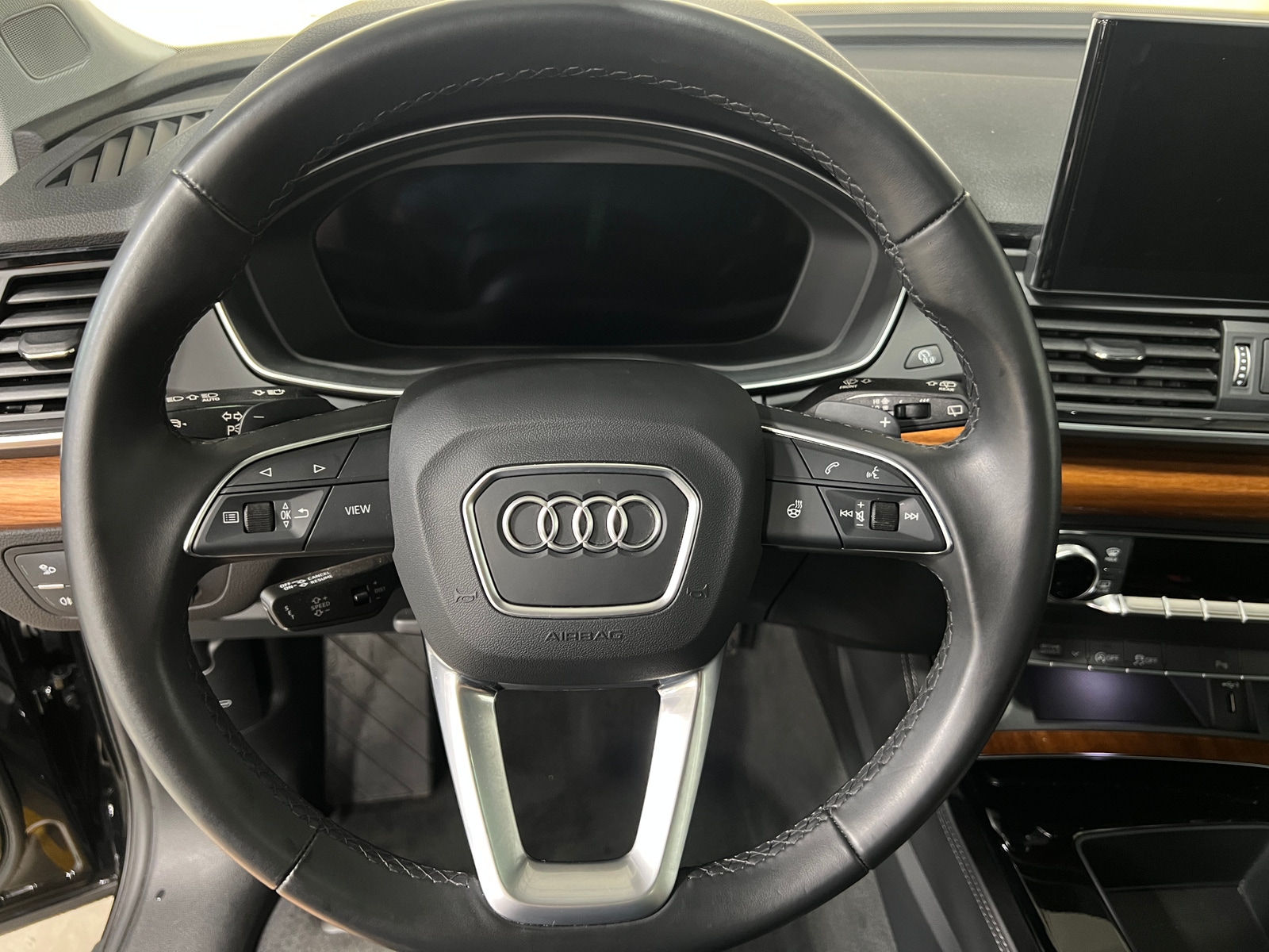 Thumbnail: 2023 Audi Q5 - 4