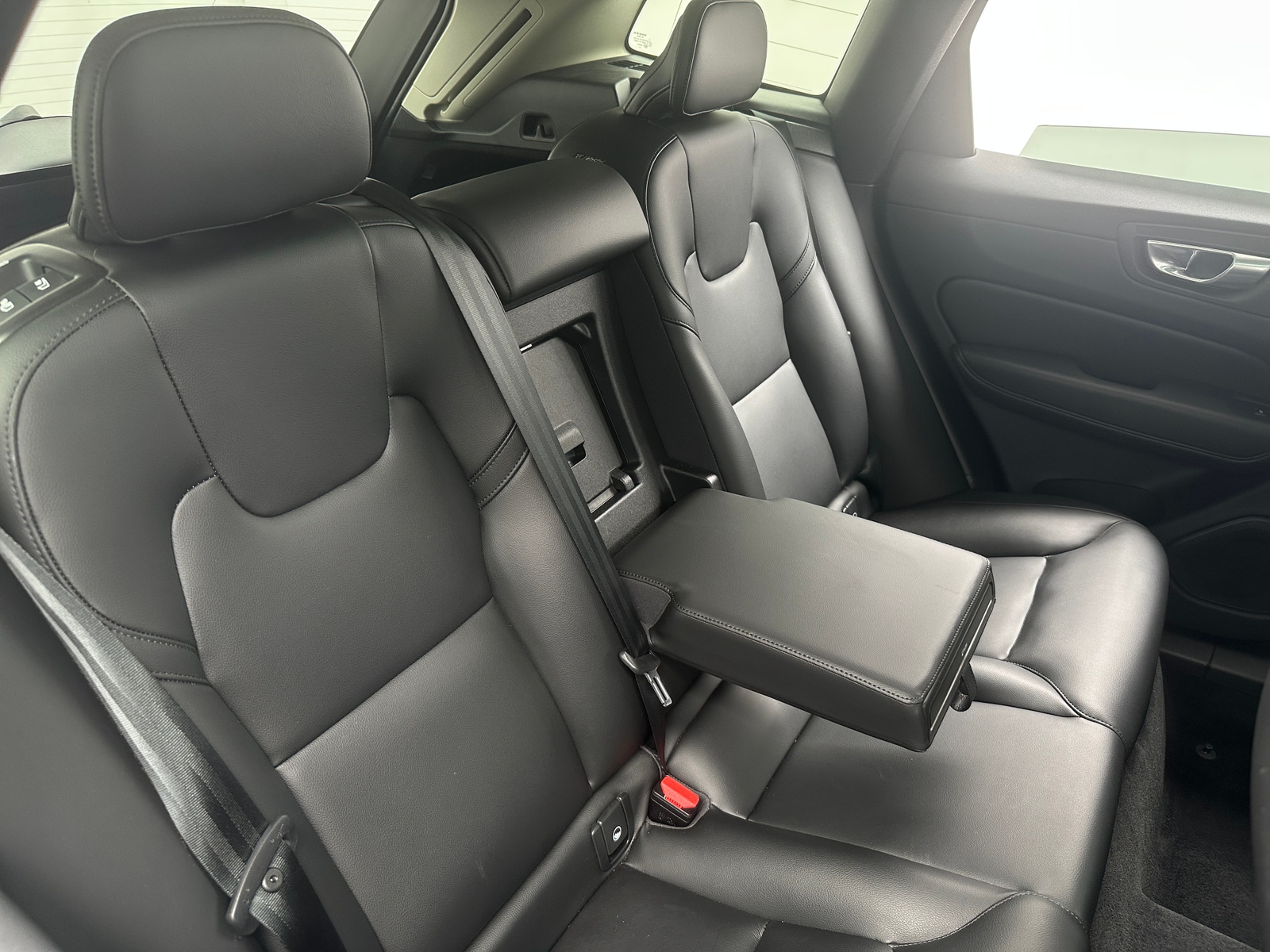 Thumbnail: 2023 Volvo XC60 - 5
