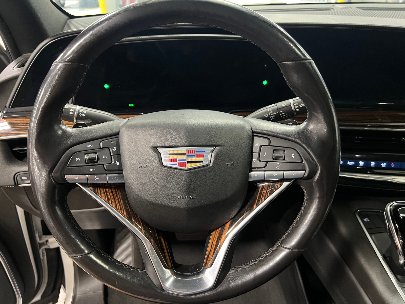 Thumbnail: 2021 Cadillac Escalade - 4