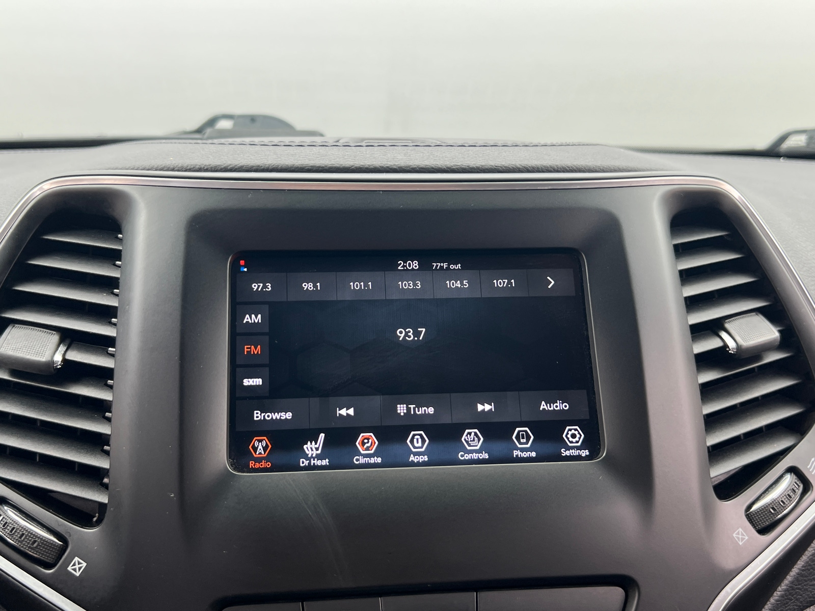 Thumbnail: 2019 Jeep Cherokee - 4
