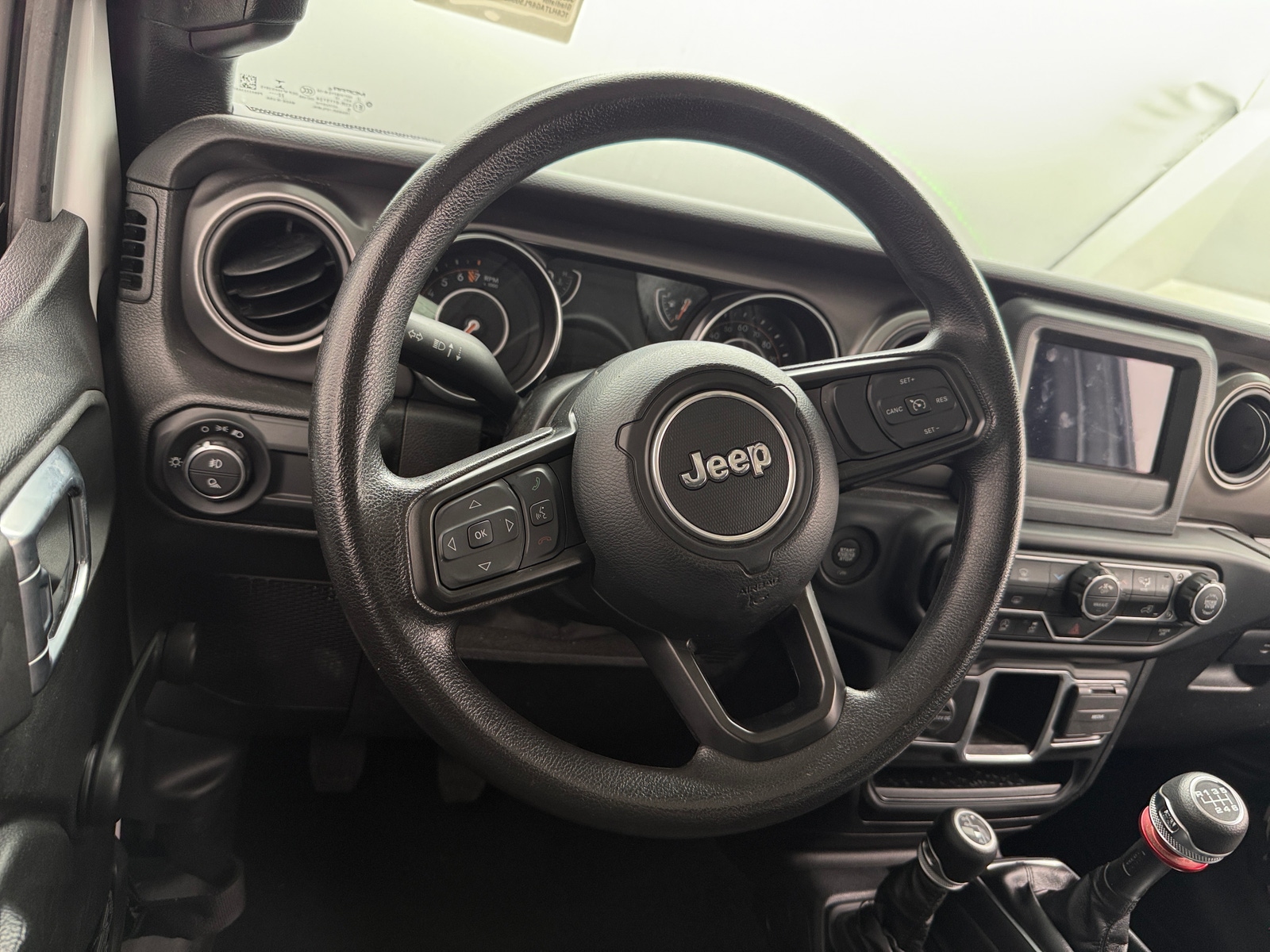 Thumbnail: 2023 Jeep Gladiator - 5