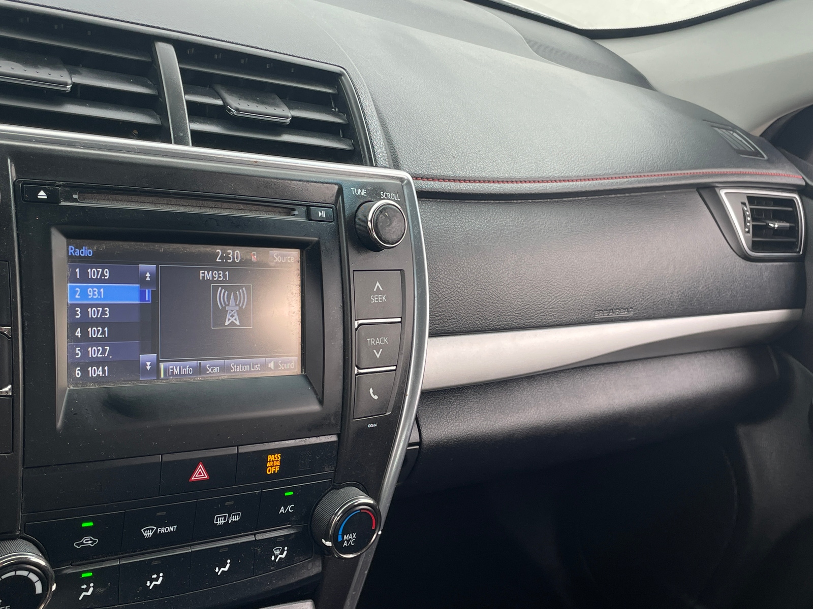 Thumbnail: 2016 Toyota Camry - 4