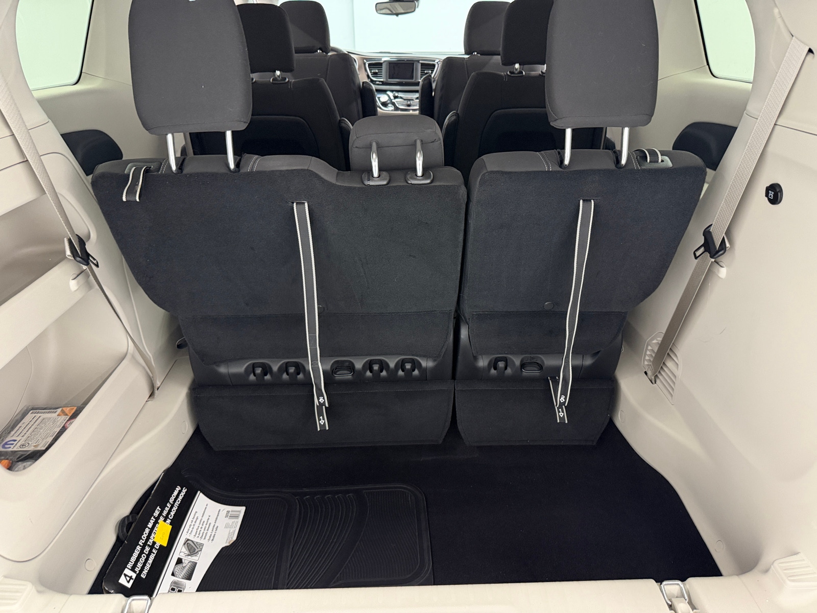 Thumbnail: 2024 Chrysler Voyager - 7