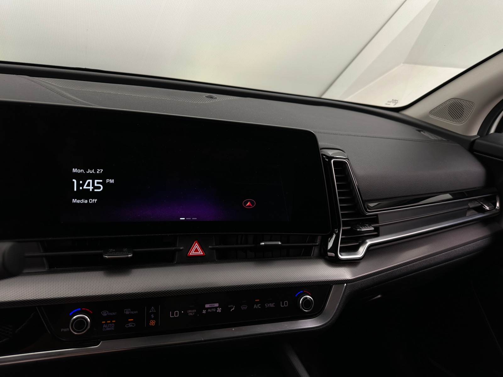 Thumbnail: 2023 Kia Sportage - 3