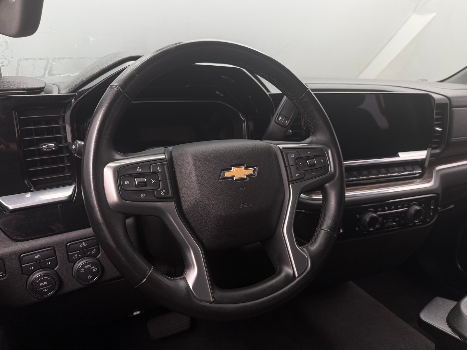 Thumbnail: 2023 Chevrolet Silverado 1500 - 5