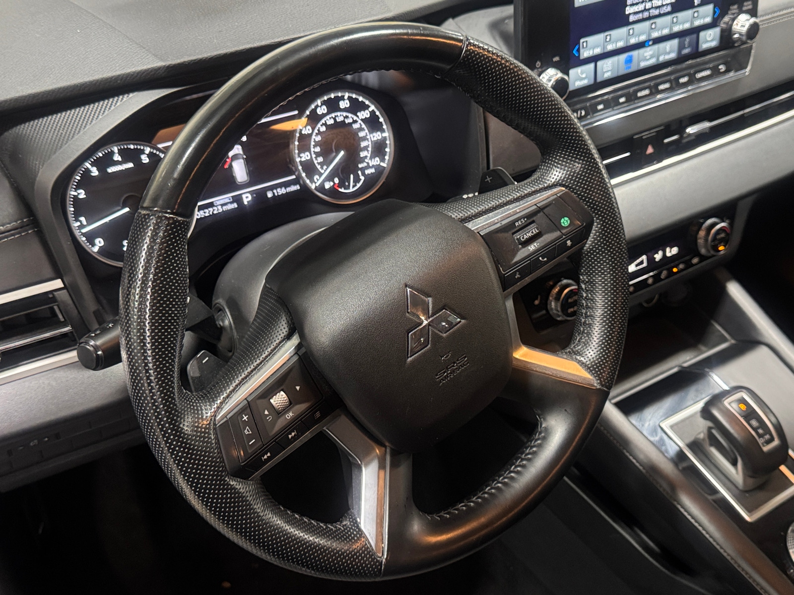 Thumbnail: 2024 Mitsubishi Outlander - 4