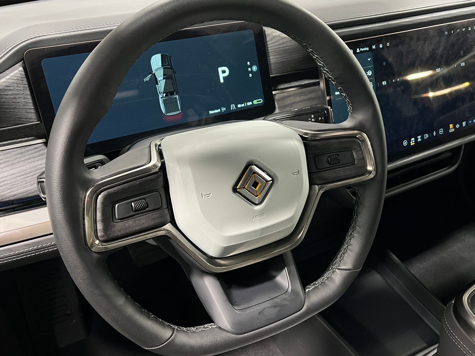 Thumbnail: 2025 Rivian R1T - 4
