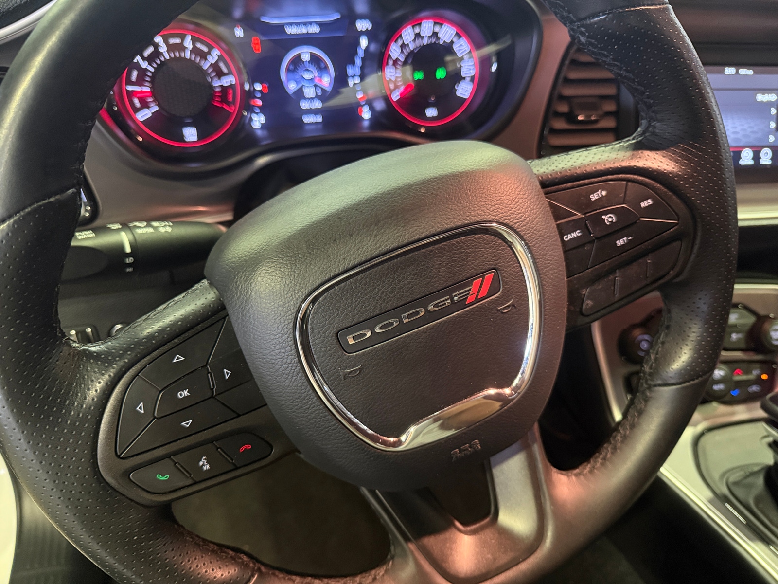 Thumbnail: 2022 Dodge Challenger - 4