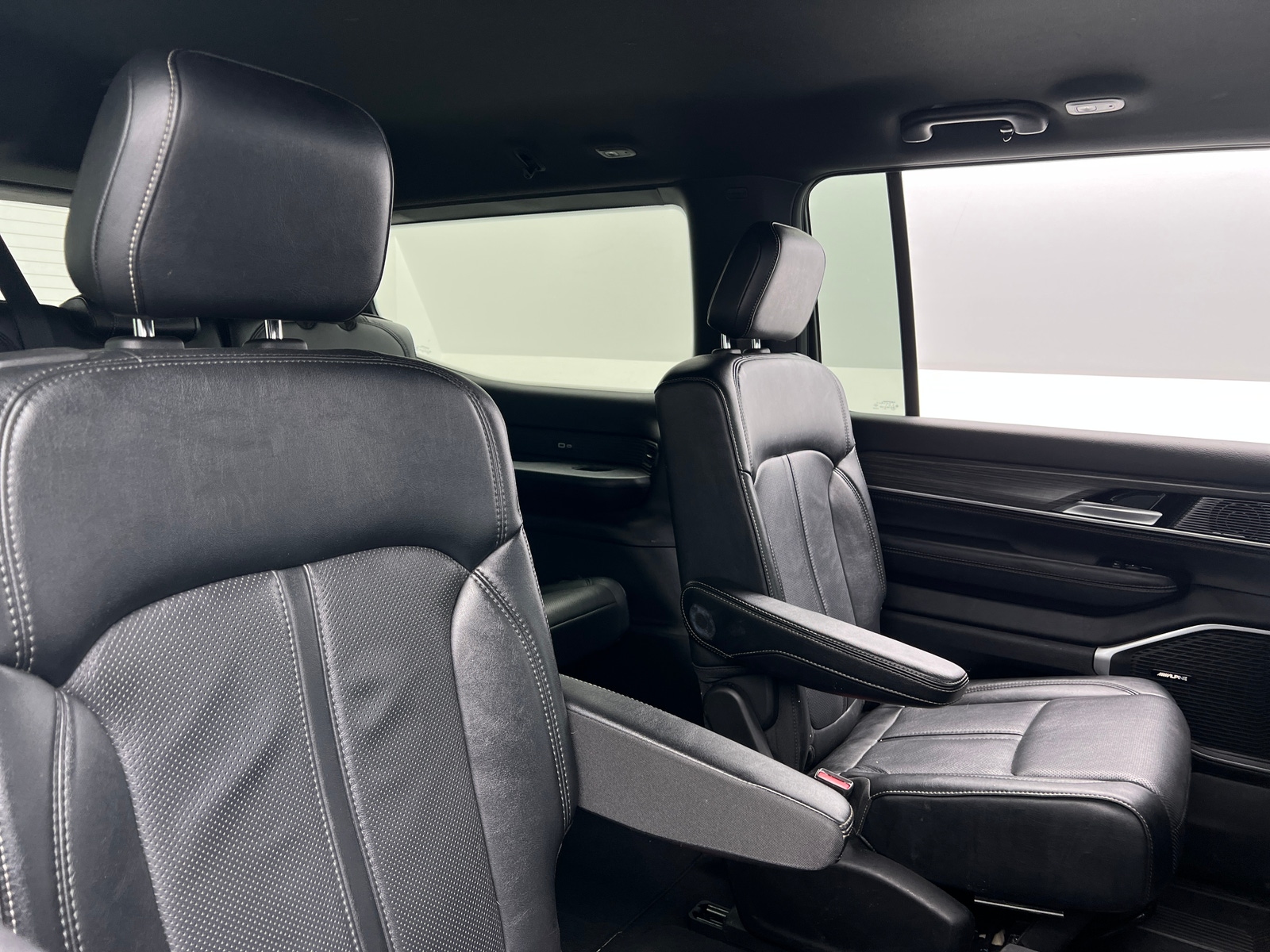 Thumbnail: 2024 Jeep Wagoneer - 5