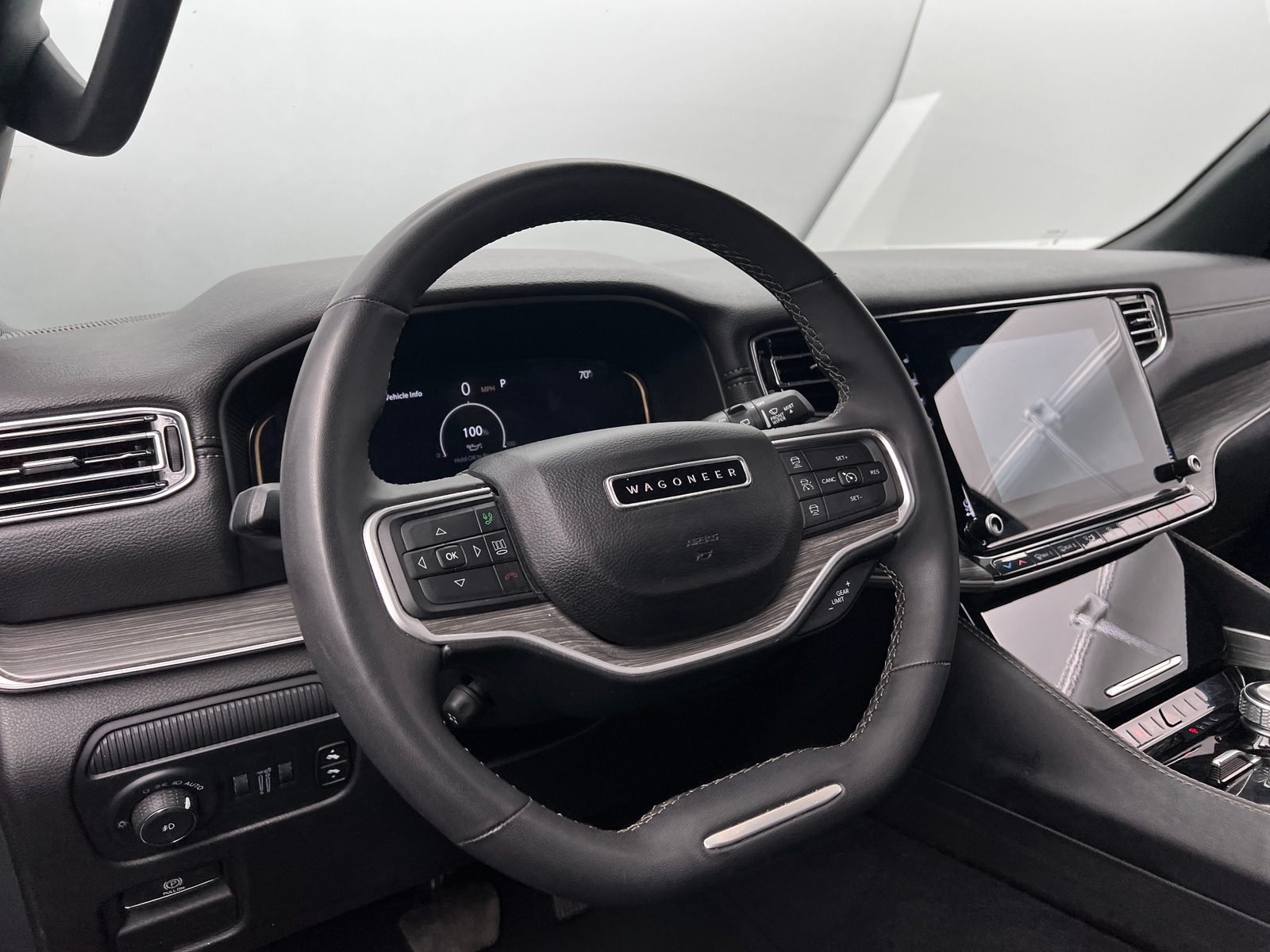 Thumbnail: 2024 Jeep Wagoneer - 4
