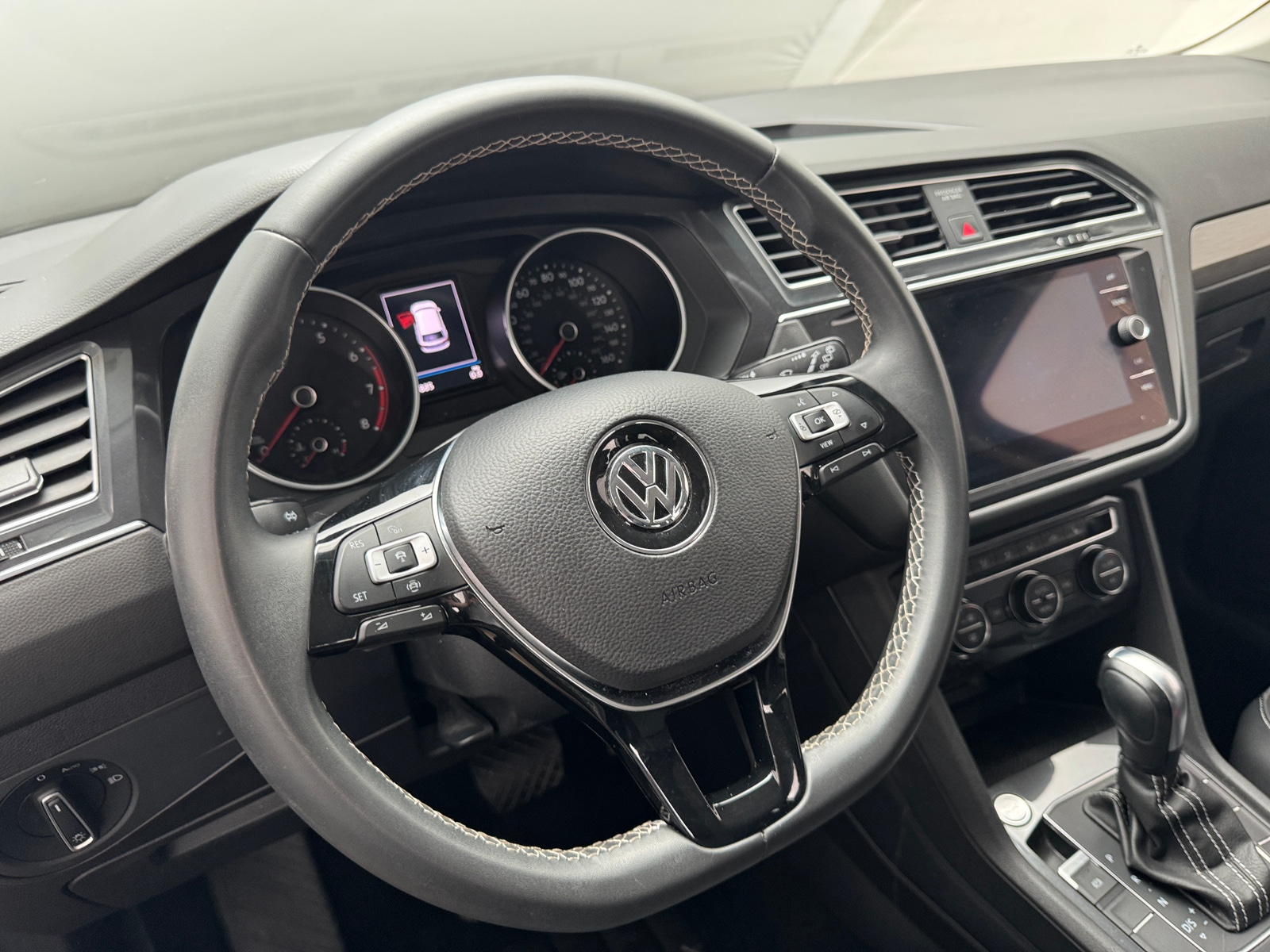 Thumbnail: 2021 Volkswagen Tiguan - 4