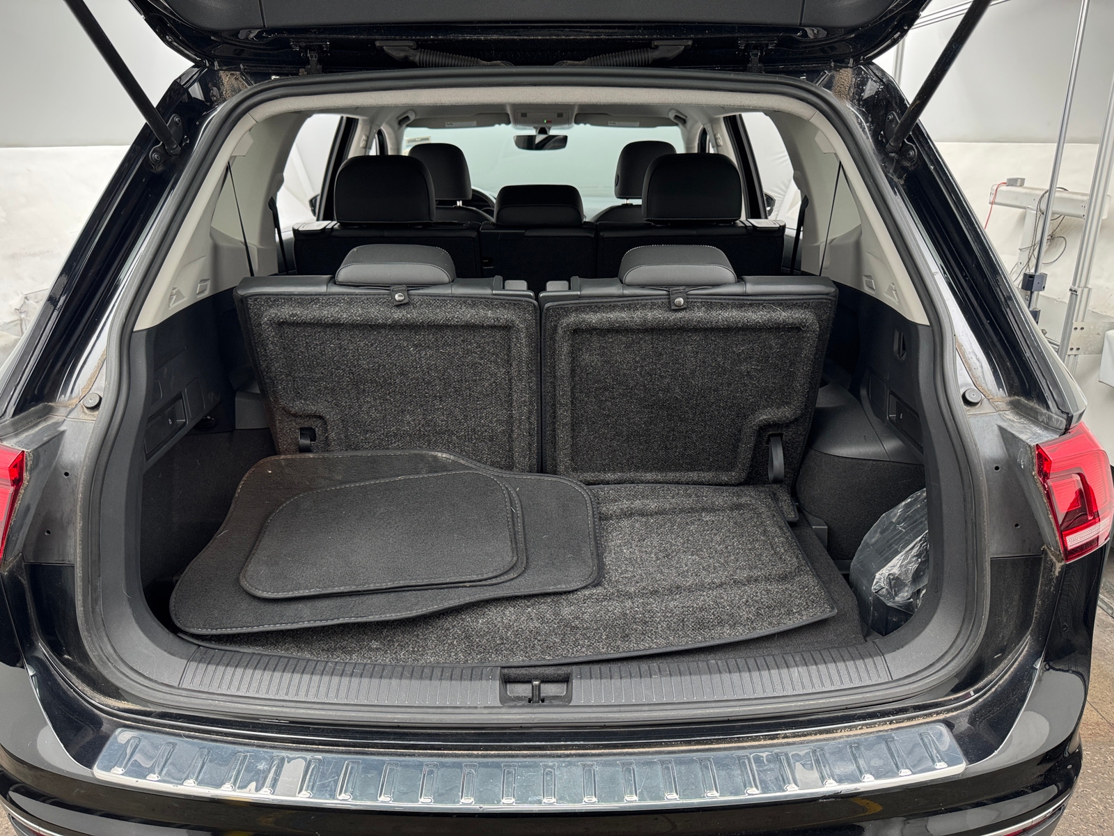 Thumbnail: 2021 Volkswagen Tiguan - 6