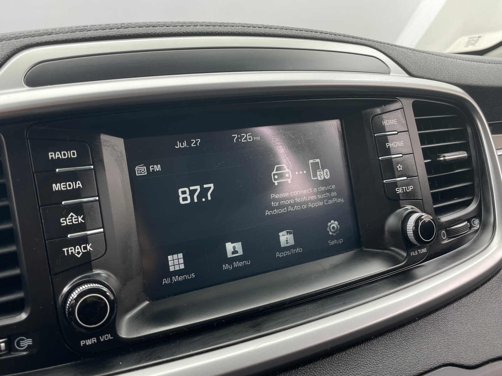 Thumbnail: 2020 Kia Sorento - 4